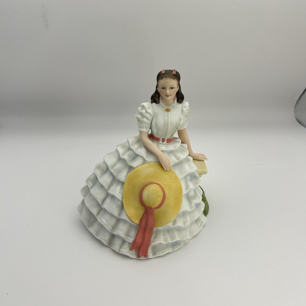 Scarlett O'Hara Figurine - Gone With the Wind - Images of Hollywood - Avon 1983